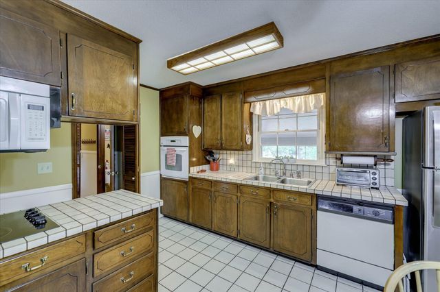 127 Green Drive, Williston, SC 29853