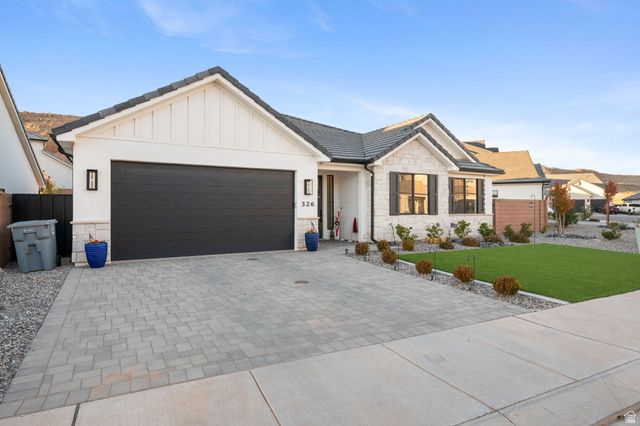 326 S WATER COURSE DR, Washington, UT 84780