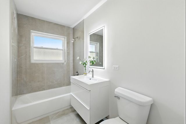 290 E Norman Lane, Wheeling, IL 60090