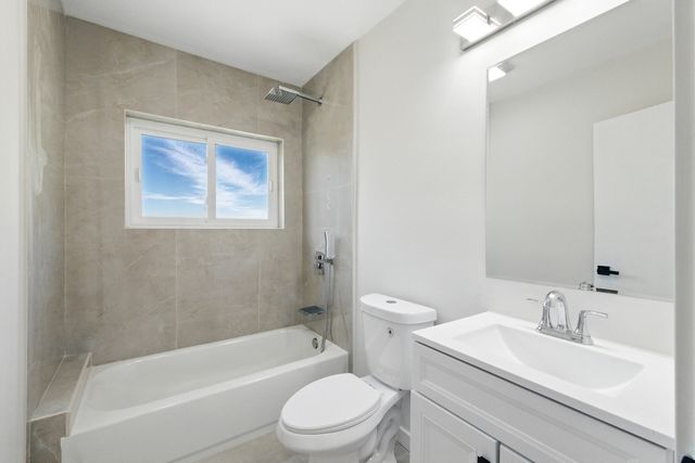 290 E Norman Lane, Wheeling, IL 60090