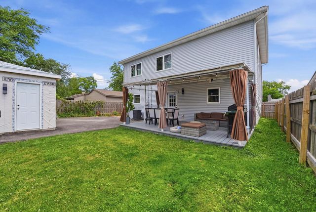 290 E Norman Lane, Wheeling, IL 60090