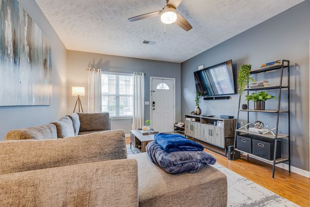 818 Spence Enclave Ln, Nashville, TN 37210