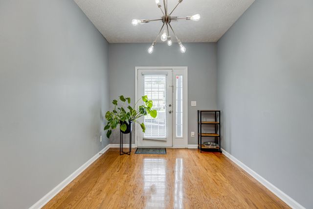 818 Spence Enclave Ln, Nashville, TN 37210