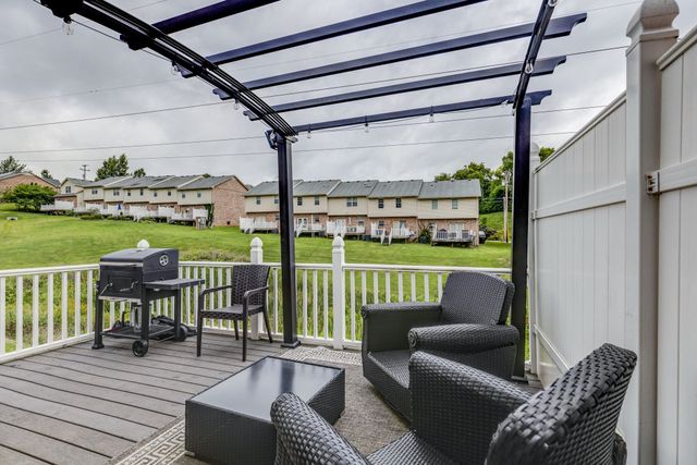 818 Spence Enclave Ln, Nashville, TN 37210