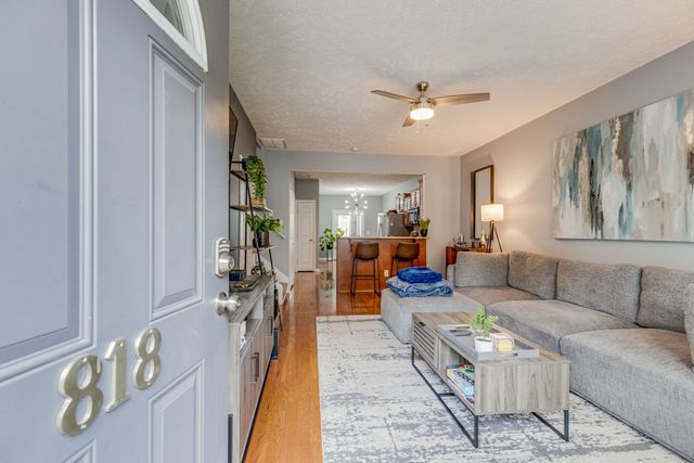 818 Spence Enclave Ln, Nashville, TN 37210