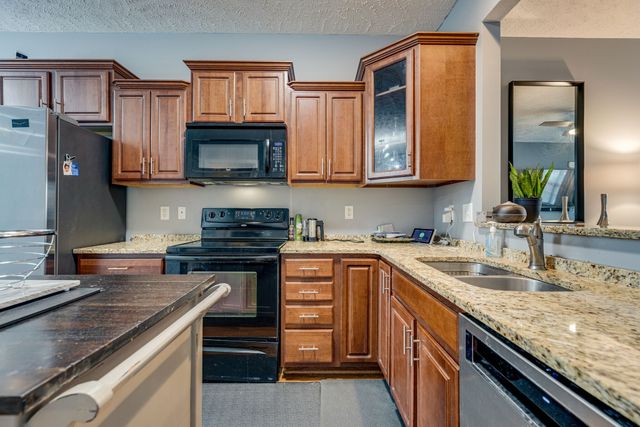 818 Spence Enclave Ln, Nashville, TN 37210