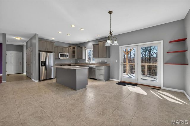 27431 Lee Court, Warrenton, MO 63383