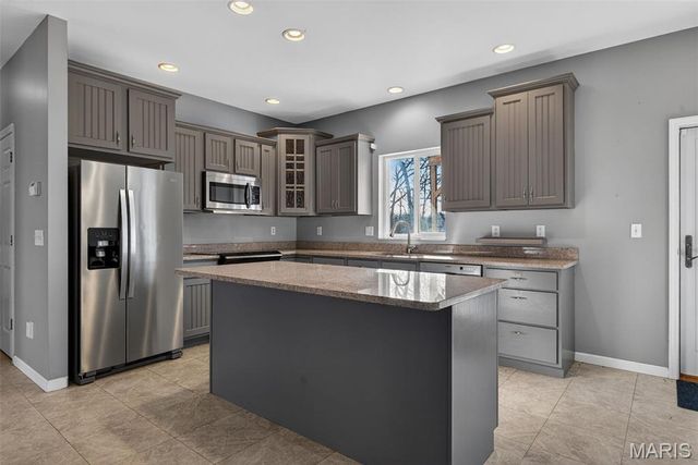 27431 Lee Court, Warrenton, MO 63383