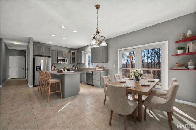 27431 Lee Court, Warrenton, MO 63383