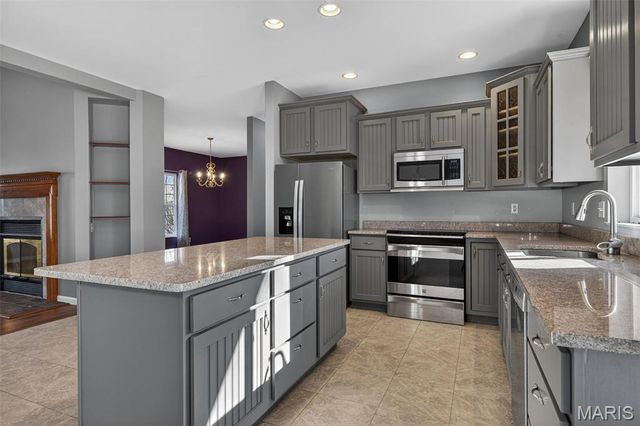 27431 Lee Court, Warrenton, MO 63383