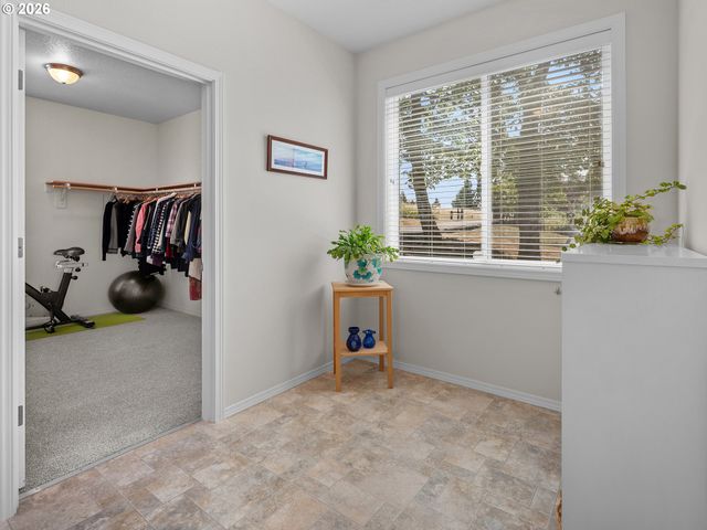 19267 Nw PUMPKIN RIDGE Rd, North Plains, OR 97133