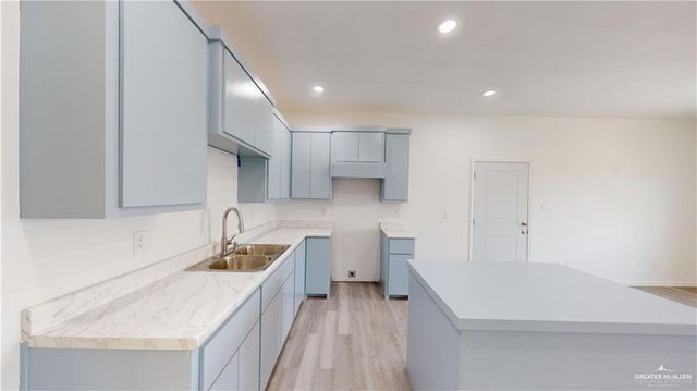 503 Amalia Avenue, Edinburg, TX 78542