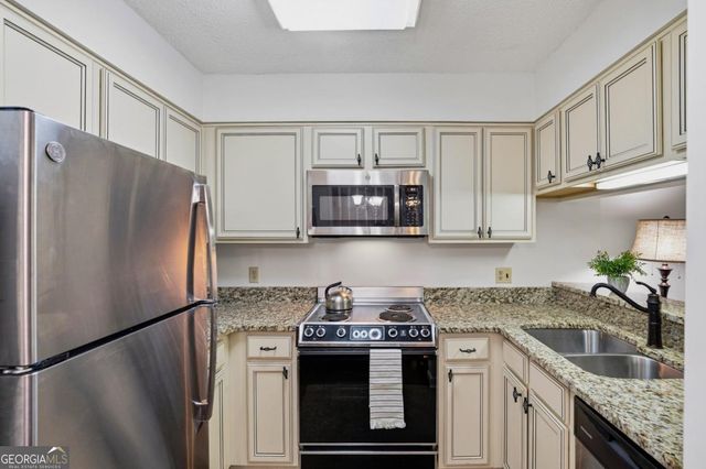 1800 Clairmont Lake A116, Decatur, GA 30033