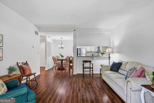 1800 Clairmont Lake A116, Decatur, GA 30033
