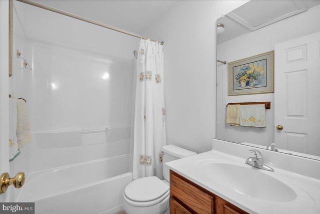 26 BAYHILL CT, Blackwood, NJ 08012