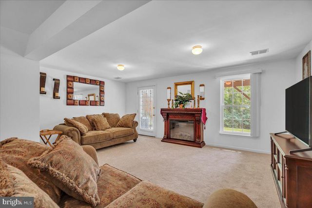 26 BAYHILL CT, Blackwood, NJ 08012