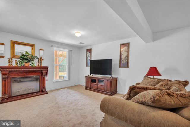 26 BAYHILL CT, Blackwood, NJ 08012