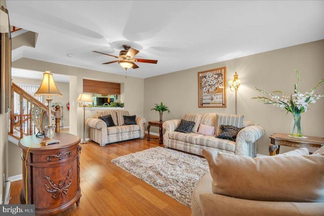 26 BAYHILL CT, Blackwood, NJ 08012