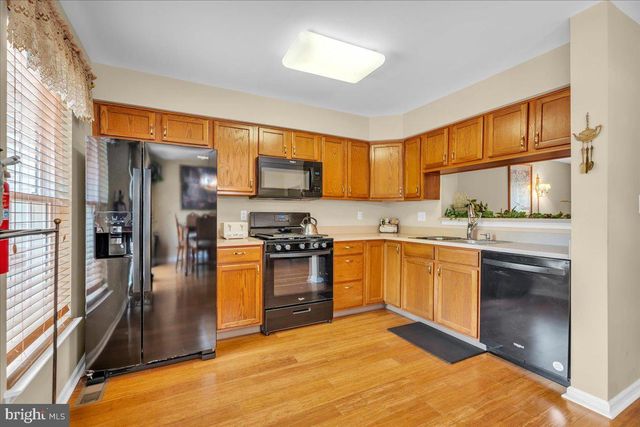 26 BAYHILL CT, Blackwood, NJ 08012