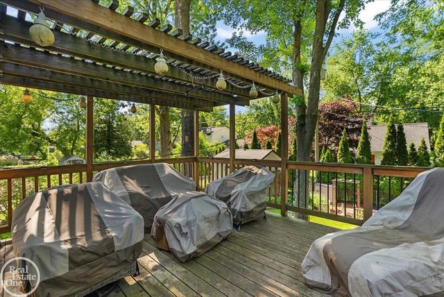 1136 Miller Road, Lake Orion, MI 48362