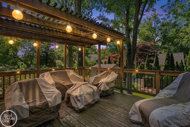 1136 Miller Road, Lake Orion, MI 48362