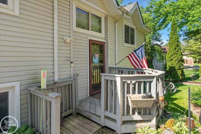 1136 Miller Road, Lake Orion, MI 48362