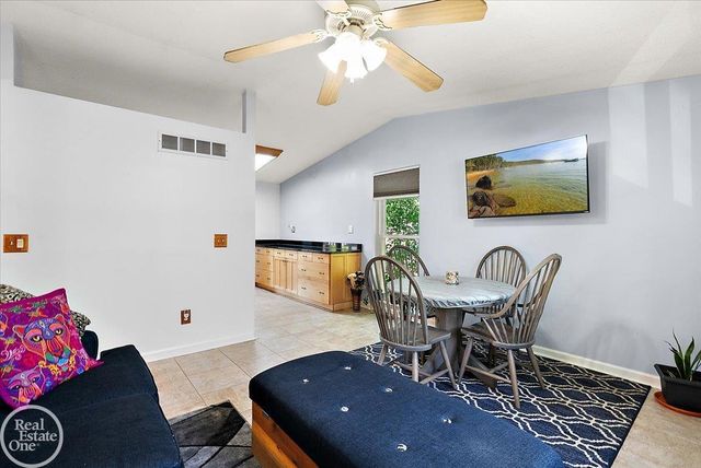 1136 Miller Road, Lake Orion, MI 48362