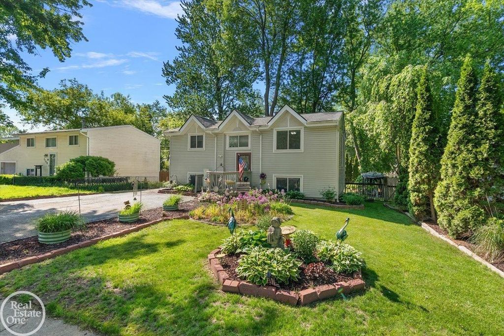 1136 Miller Road, Lake Orion, MI 48362