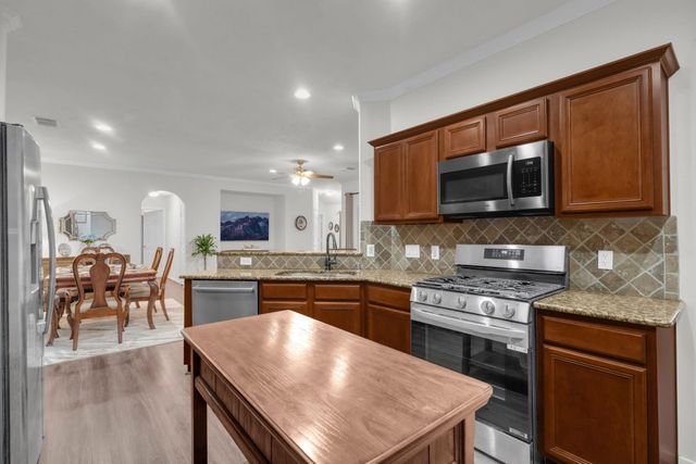 183 W Kentwick Place, Conroe, TX 77384