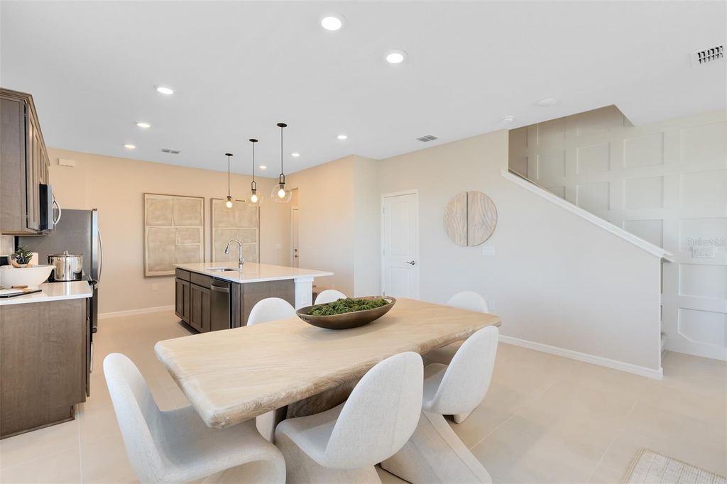 Image 7 of property listing at 10622 EVENING STAR STREET, Orlando, FL 32829