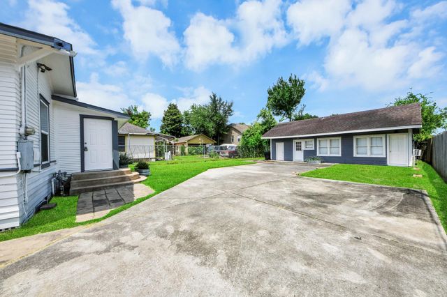 225 Lenox Street, Houston, TX 77011