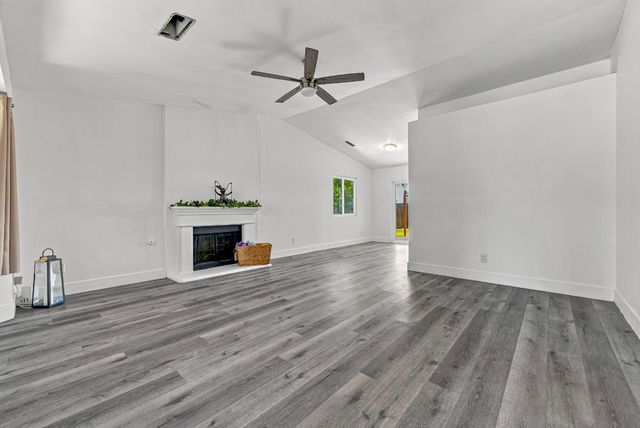 452 Las Brisas Ct, Merced, CA 95341