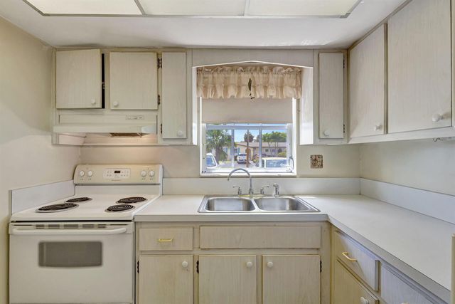 2966 Ashley Dr Drive E I, West Palm Beach, FL 33415