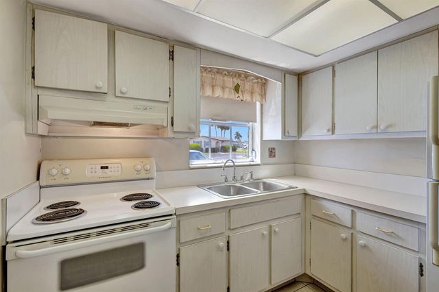 2966 Ashley Dr Drive E I, West Palm Beach, FL 33415