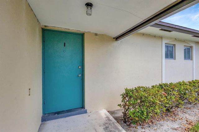 2966 Ashley Dr Drive E I, West Palm Beach, FL 33415