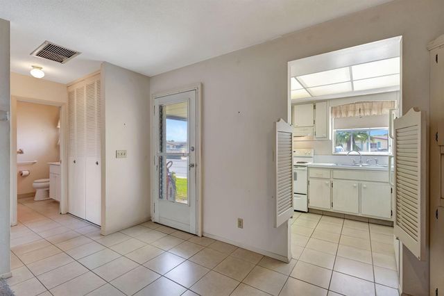 2966 Ashley Dr Drive E I, West Palm Beach, FL 33415