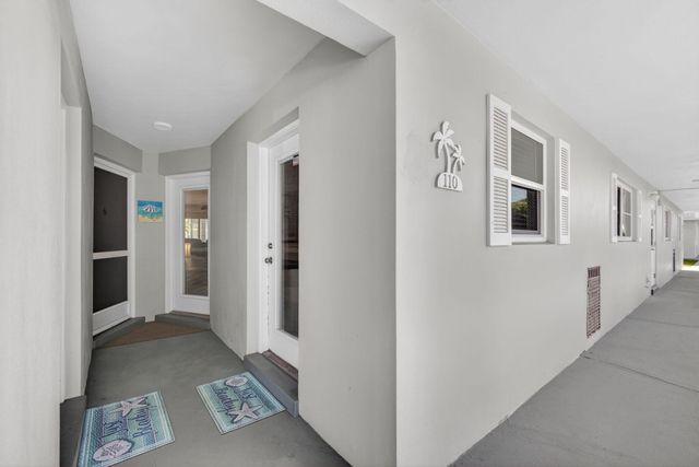 121 Wettaw Lane Unit 110, North Palm Beach, FL 33408