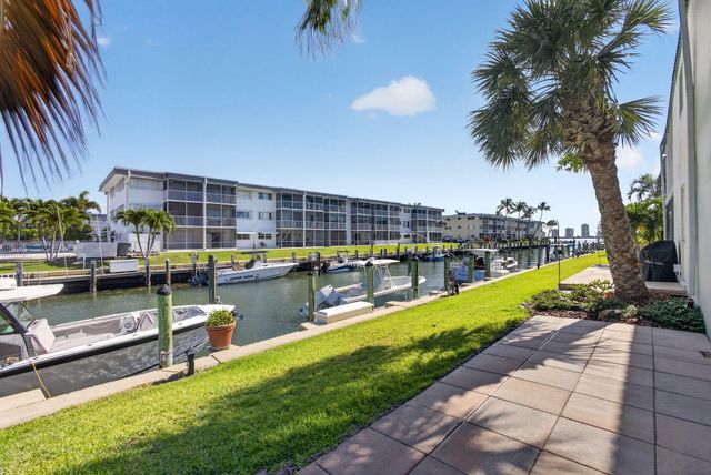 121 Wettaw Lane Unit 110, North Palm Beach, FL 33408