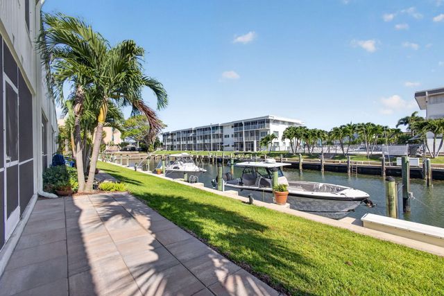 121 Wettaw Lane Unit 110, North Palm Beach, FL 33408