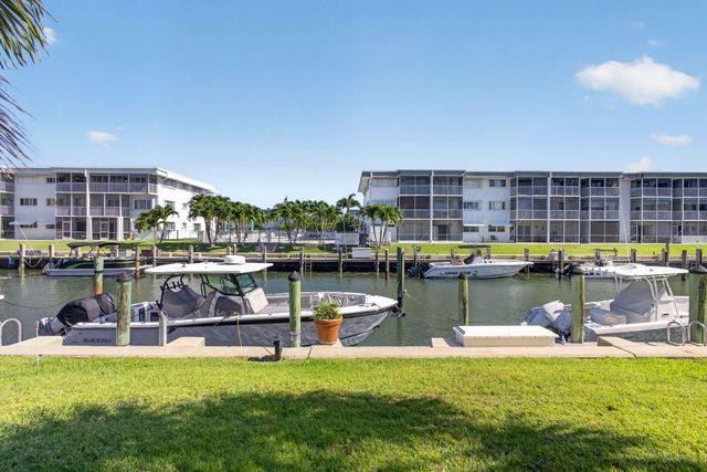 121 Wettaw Lane Unit 110, North Palm Beach, FL 33408