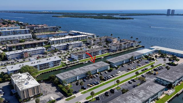121 Wettaw Lane Unit 110, North Palm Beach, FL 33408