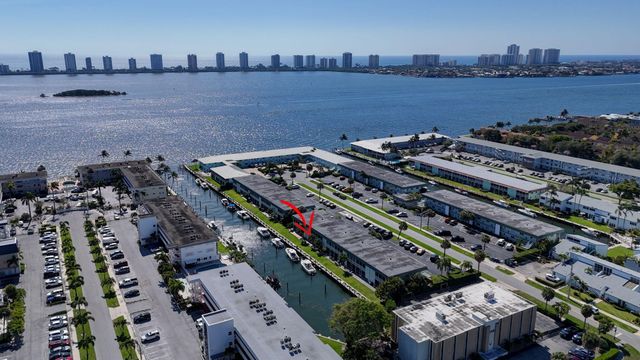 121 Wettaw Lane Unit 110, North Palm Beach, FL 33408