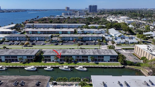 121 Wettaw Lane Unit 110, North Palm Beach, FL 33408
