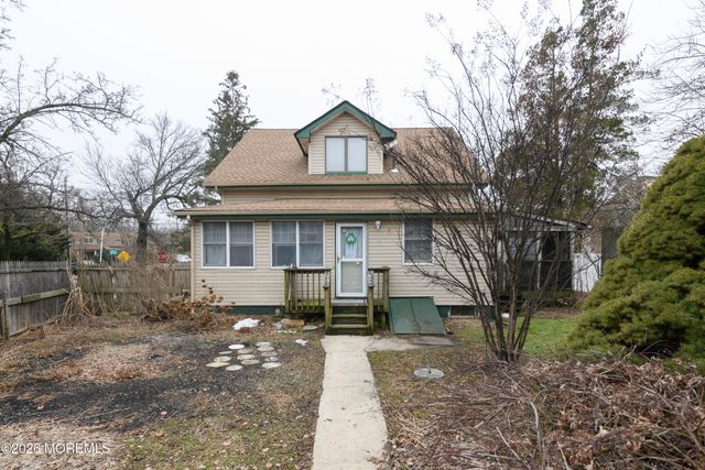 50 Memorial Parkway, Atlantic Highlands, NJ 07716