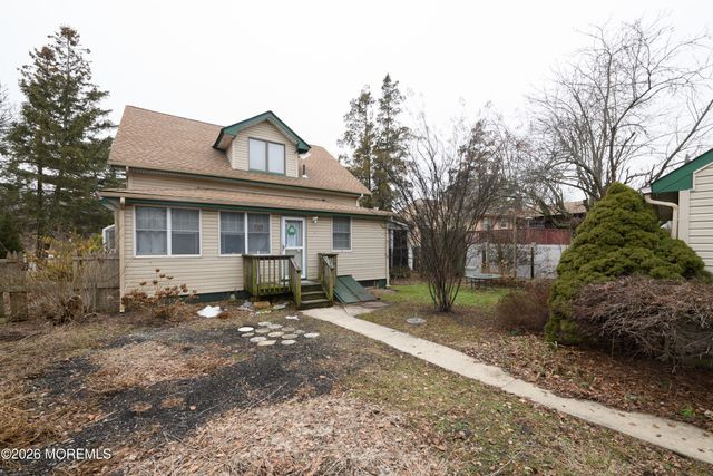 50 Memorial Parkway, Atlantic Highlands, NJ 07716