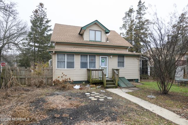 50 Memorial Parkway, Atlantic Highlands, NJ 07716