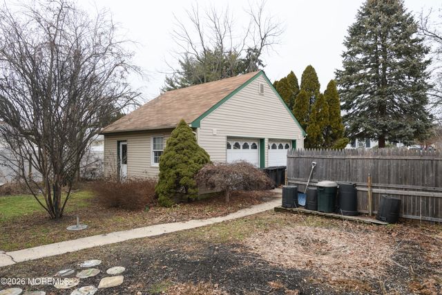 50 Memorial Parkway, Atlantic Highlands, NJ 07716