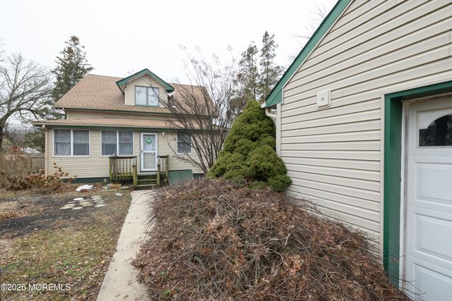 50 Memorial Parkway, Atlantic Highlands, NJ 07716