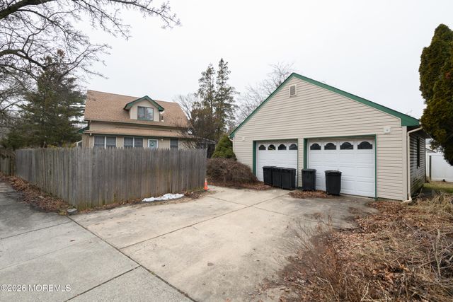 50 Memorial Parkway, Atlantic Highlands, NJ 07716