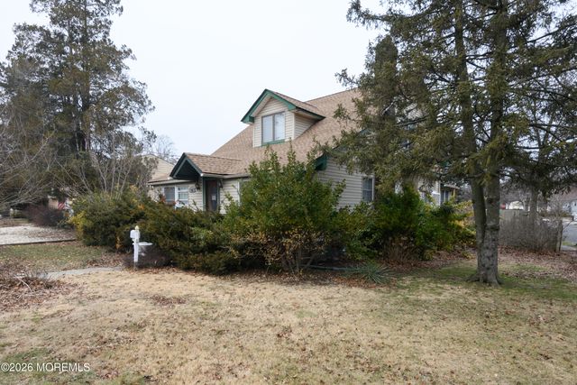 50 Memorial Parkway, Atlantic Highlands, NJ 07716